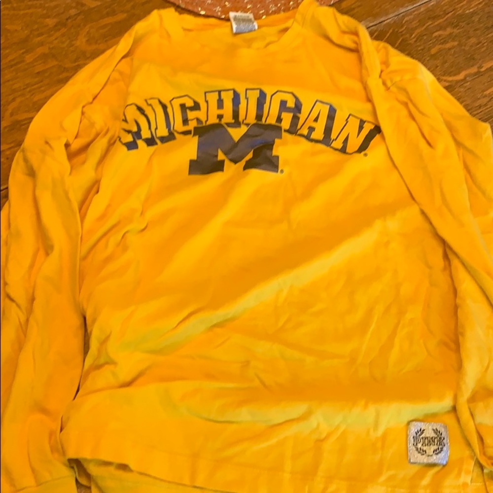 Long sleeved Michigan top